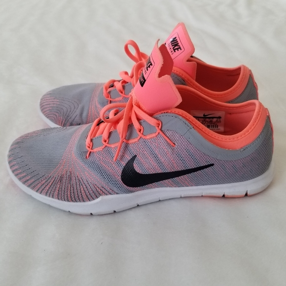 Nike Shoes - Nike women's flex adapt TR cross trainer sneakers size 8.5
